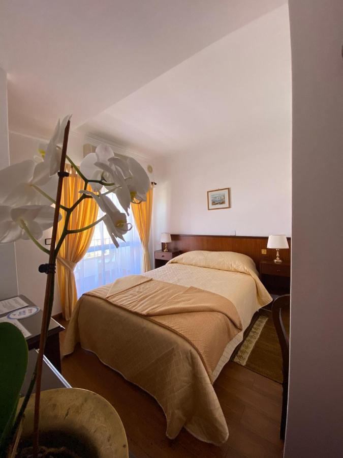 Guest House Toca Dos Grilos Estoril Exteriér fotografie